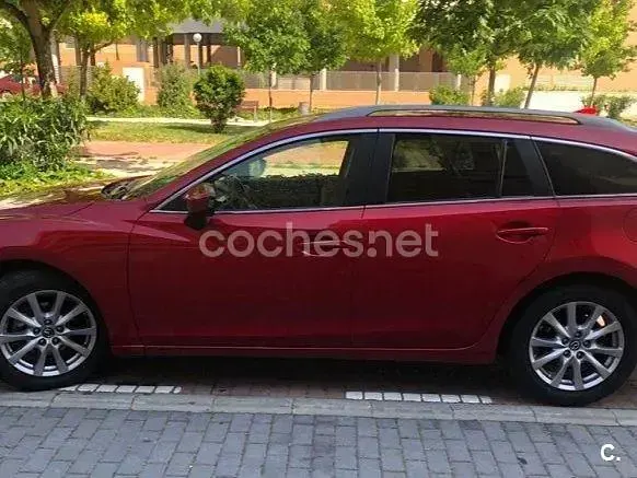 Usado Mazda 6 Luxury 150 CV (110 kW) 2015 Rojo Familiar