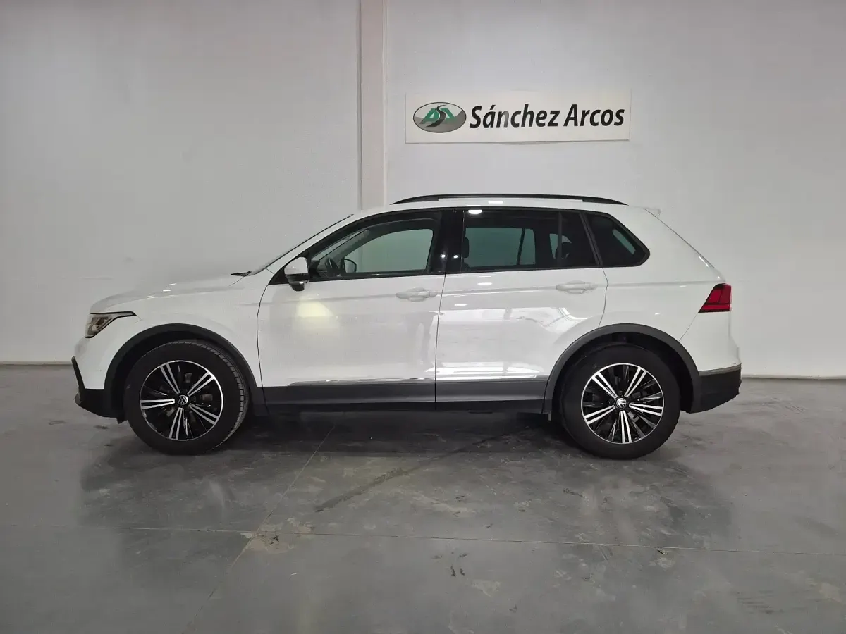 Usado VW Tiguan Life 150 CV (110 kW) 2022 Blanco SUV