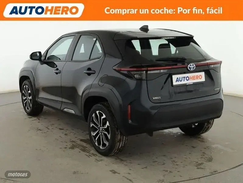 Usado Toyota Yaris Cross Active 116 CV (85 kW) 2021 Negro SUV
