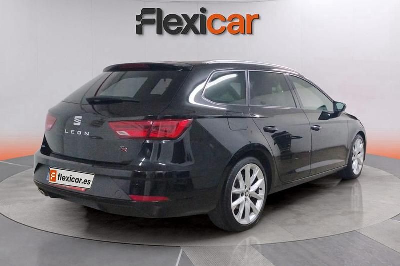 Usado Seat Leon ST FR 150 CV (110 kW) 2020 Negro Familiar