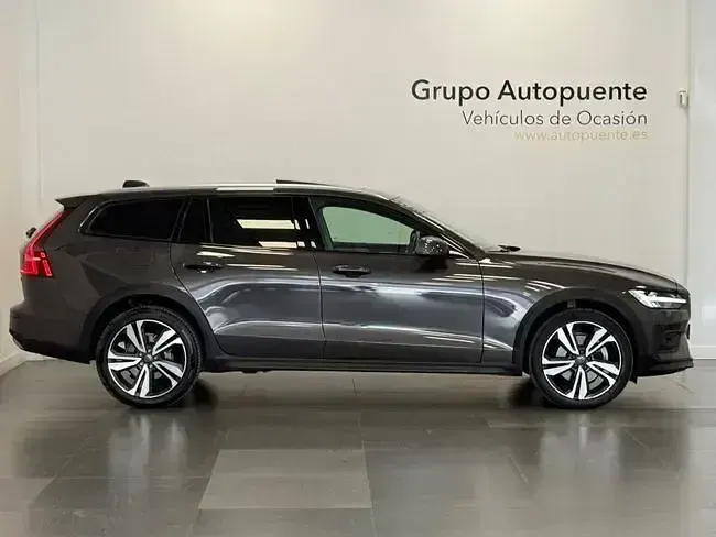 Usado Volvo V60 Ultimate 197 CV (144 kW) 2023 Gris Familiar