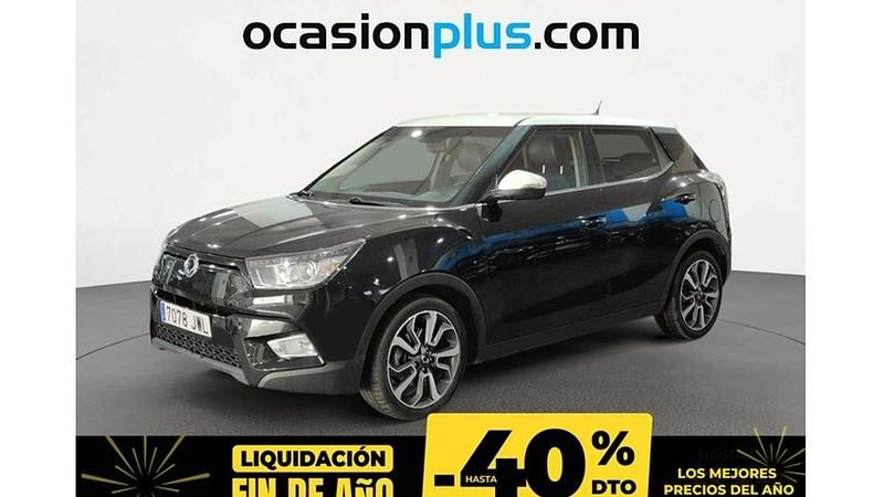 Negro Usado 2017 Ssangyong (KGM) Tivoli Limited SUV | 11.190 € (Precio justo) - Imagen 1/4
