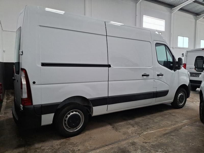 Usado Renault Master 145 CV (106 kW) 2022 Blanco Familiar