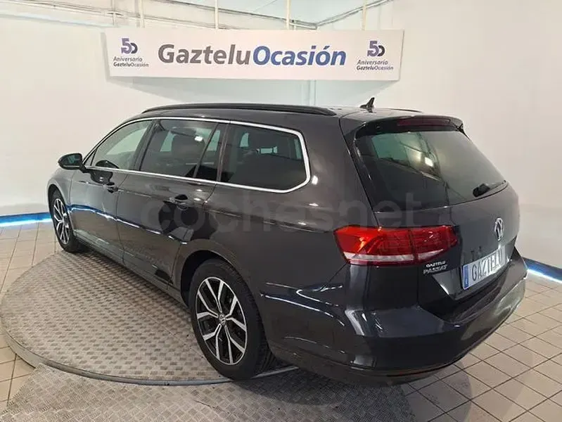 Usado VW Passat Advance 150 CV (110 kW) 2019 Negro Familiar