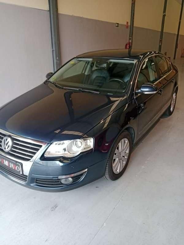 Usado VW Passat Highline 140 CV (102 kW) 2006 Azul Berlina