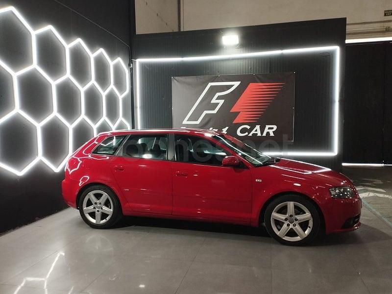 Usado Audi A3 Ambiente 140 CV (102 kW) 2006 Rojo Utilitario