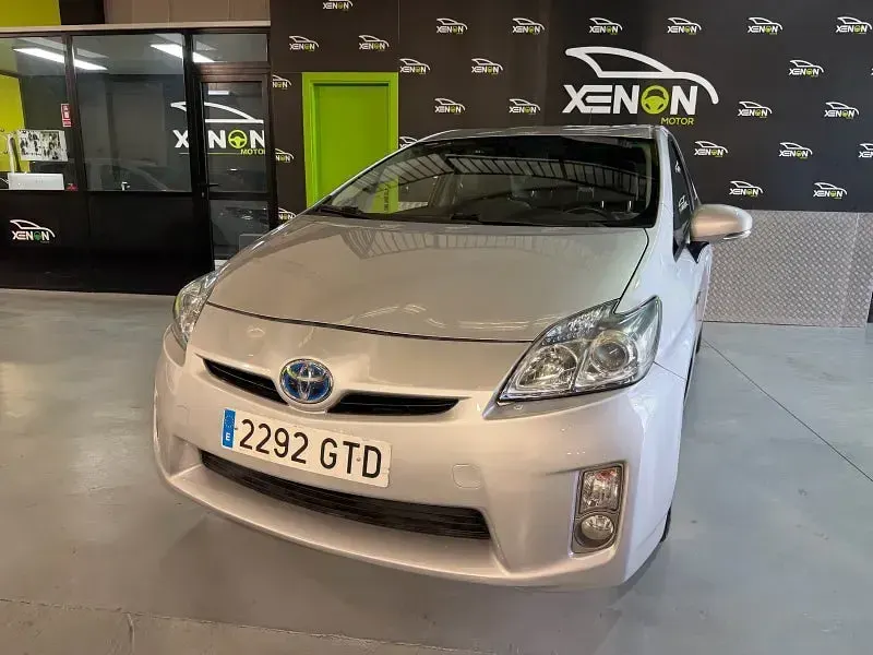 Usado Toyota Prius Advance 136 CV (100 kW) 2010 Gris / plata Utilitario