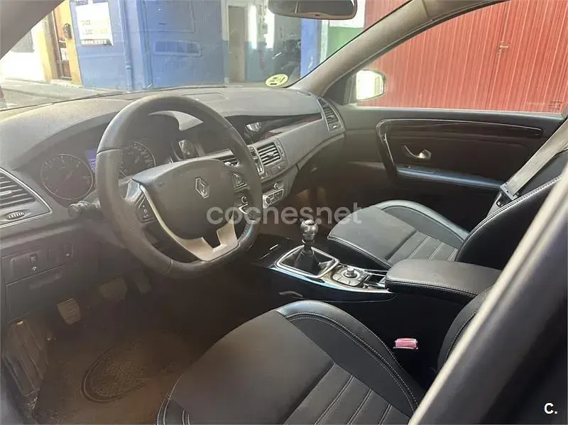 Usado Renault Laguna III Bose Edition 131 CV (96 kW) 2015 Negro Berlina