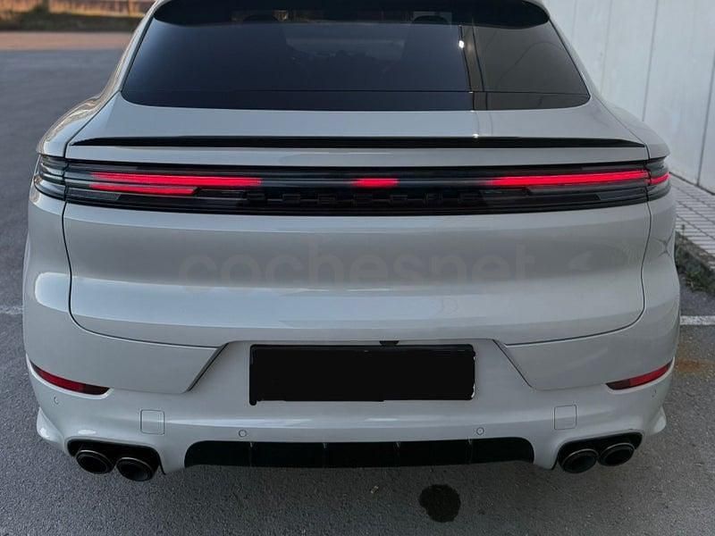 Usado Porsche Cayenne 470 CV (345 kW) 2024 Gris / plata SUV