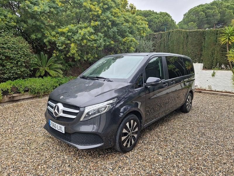 Usado Mercedes V250 Avantgarde 190 CV (139 kW) 2022 Gris / plata Monovolumen