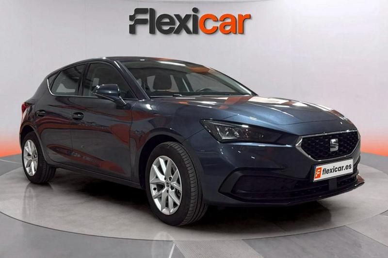 Gris Usado 2024 Seat Leon Style Berlina | 17.990 € (Super precio) - Imagen 1/4