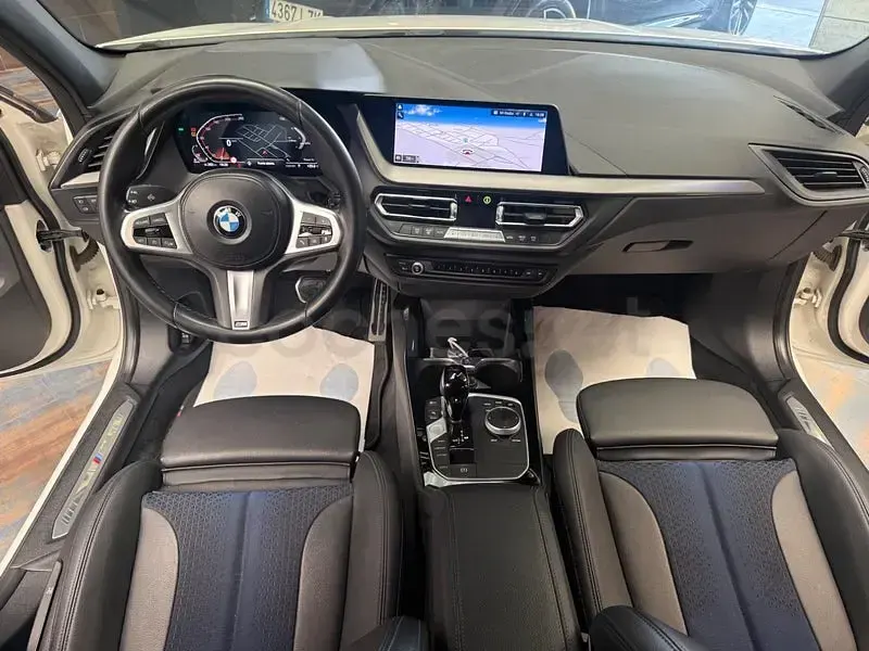 Usado BMW 118 150 CV (110 kW) 2022 Blanco Berlina