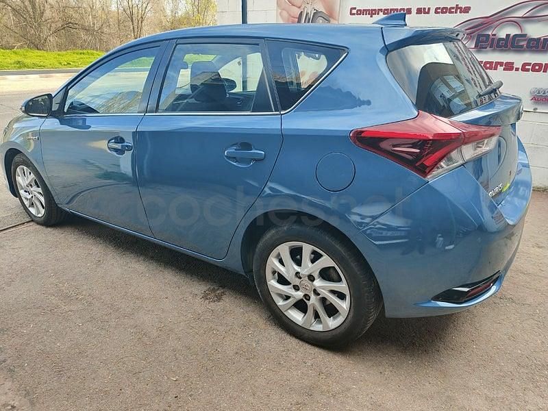 Usado Toyota Auris Hybrid Business Edition 136 CV (100 kW) 2018 Azul Berlina