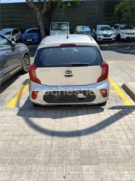 Usado Kia Picanto 67 CV (49 kW) 2018 Gris / plata Utilitario