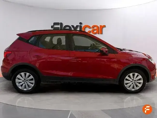 Usado Seat Arona Ecomotive 115 CV (84 kW) 2018 Rojo SUV