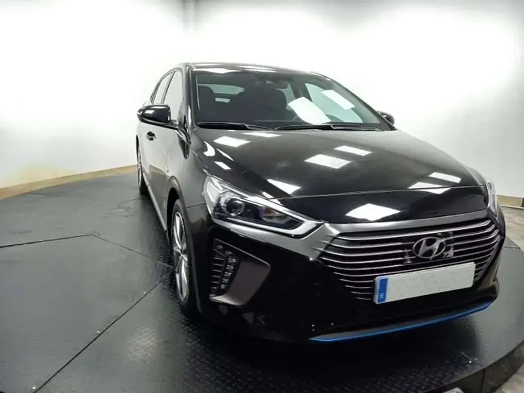 Usado Hyundai Ioniq 141 CV (103 kW) 2019 Negro Utilitario
