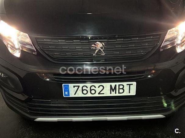 Usado Peugeot Rifter GT 130 CV (95 kW) 2022 Negro Monovolumen