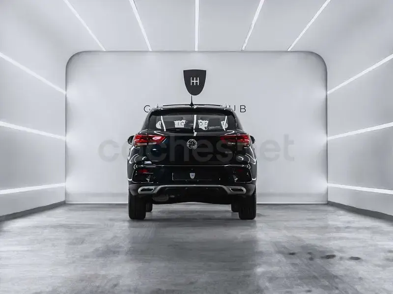 Usado MG ZS Luxury 111 CV (81 kW) 2023 Negro SUV