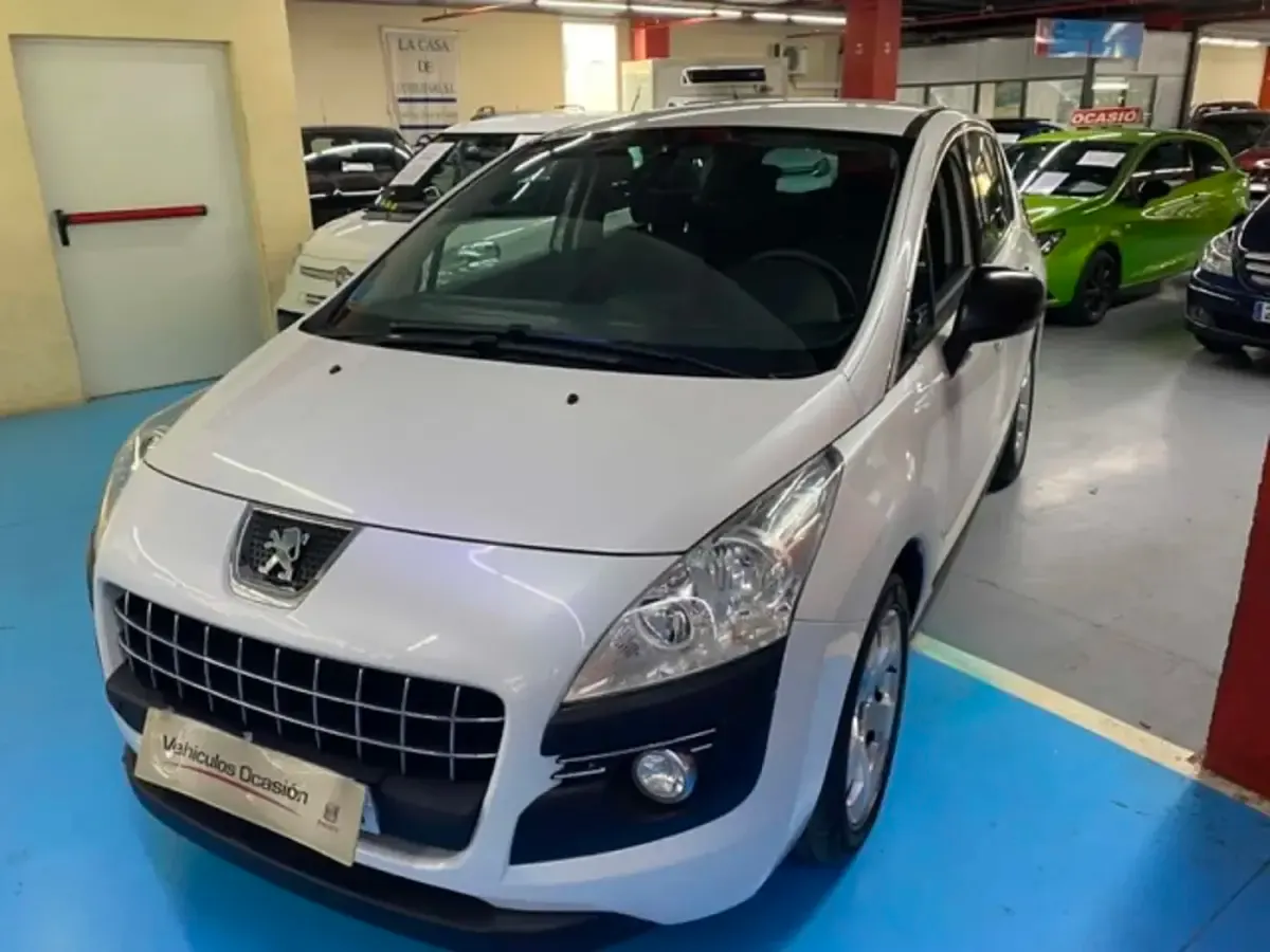 Usado Peugeot 3008 Premium 120 CV (88 kW) 2010 Familiar