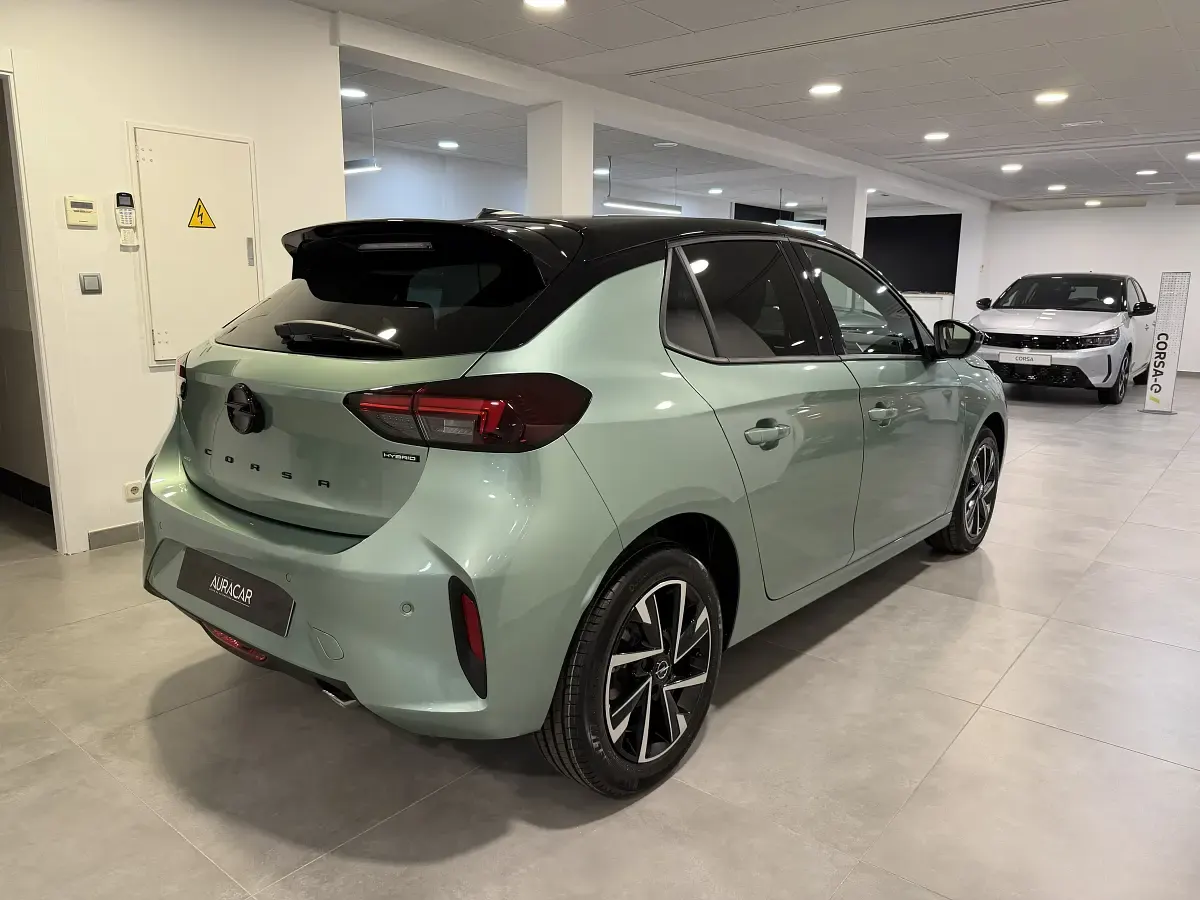 Nuevo Opel Corsa 110 CV (80 kW) 2025 Verde Utilitario