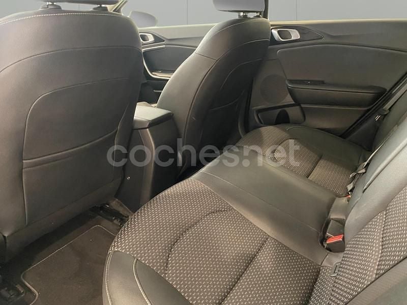 Usado Kia Ceed 160 CV (117 kW) 2022 Blanco Utilitario