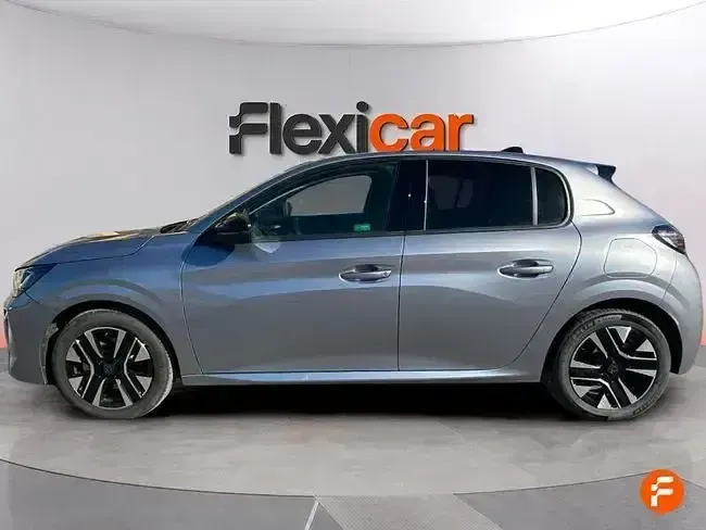 Usado Peugeot 208 Allure 100 CV (73 kW) 2025 Gris Utilitario