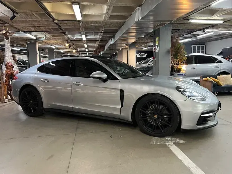 Usado Porsche Panamera 4S 422 CV (310 kW) 2019 Gris / plata Berlina