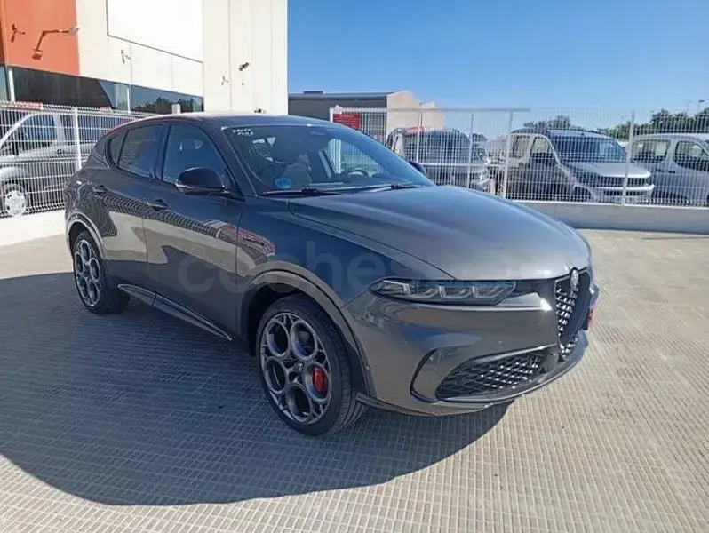 Usado Alfa Romeo Tonale Veloce 280 CV (205 kW) 2023 Gris / plata SUV