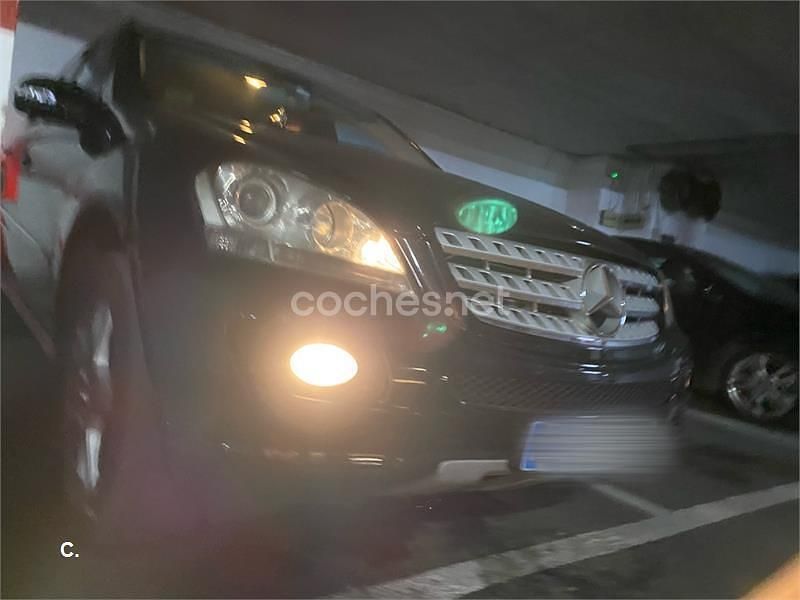 Usado Mercedes ML320 224 CV (164 kW) 2009 Negro SUV