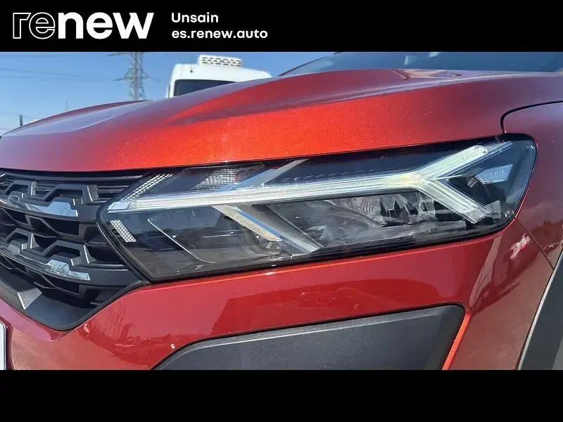 Usado Dacia Jogger Extreme 100 CV (73 kW) 2022 Naranja Monovolumen