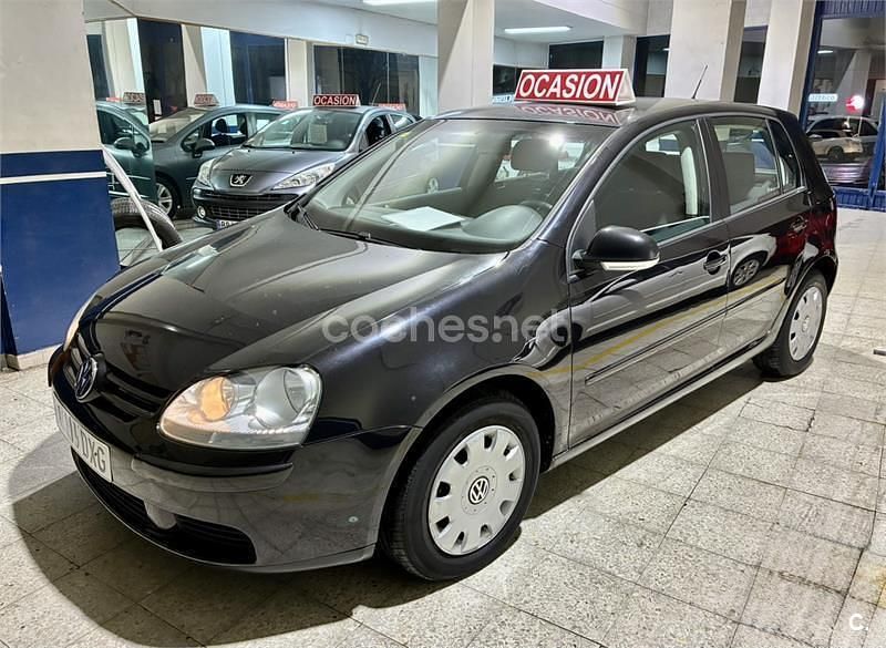 Usado VW Golf IV Highline 105 CV (77 kW) 2006 Negro Berlina