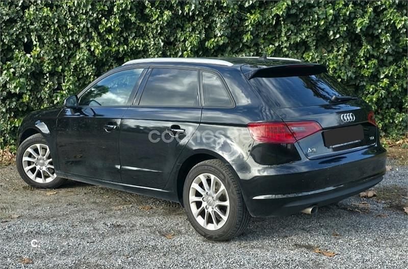 Usado Audi A3 Ambiente 110 CV (80 kW) 2015 Negro Berlina