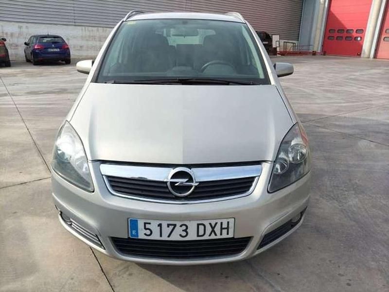 Usado Opel Zafira Enjoy 120 CV (88 kW) 2006 Beige Monovolumen
