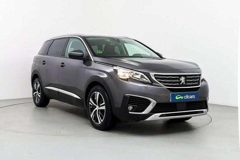 Usado Peugeot 5008 Allure 131 CV (96 kW) 2019 Gris SUV