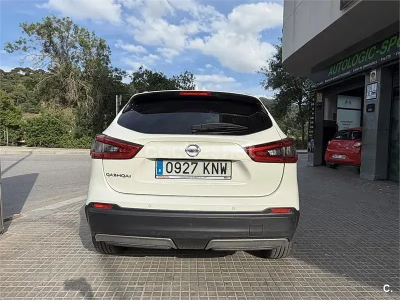 Usado Nissan Qashqai N-Connecta 115 CV (84 kW) 2018 Blanco SUV