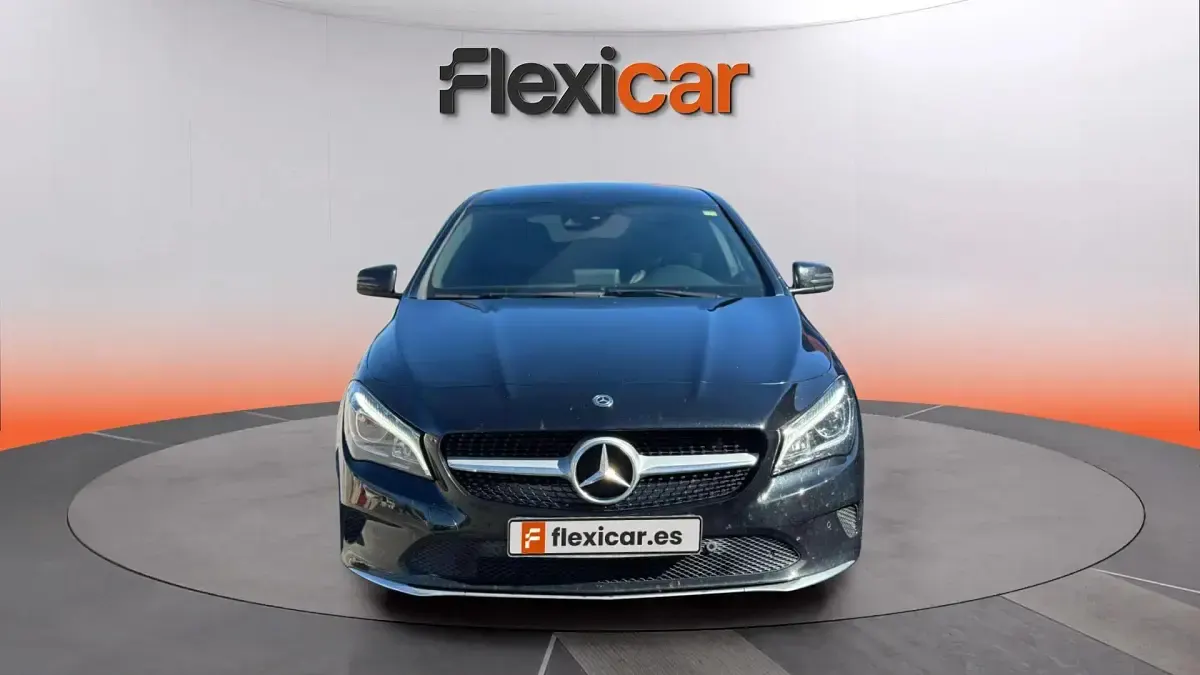 Usado Mercedes CLA220 Shooting Brake 170 CV (125 kW) 2019 Negro Familiar