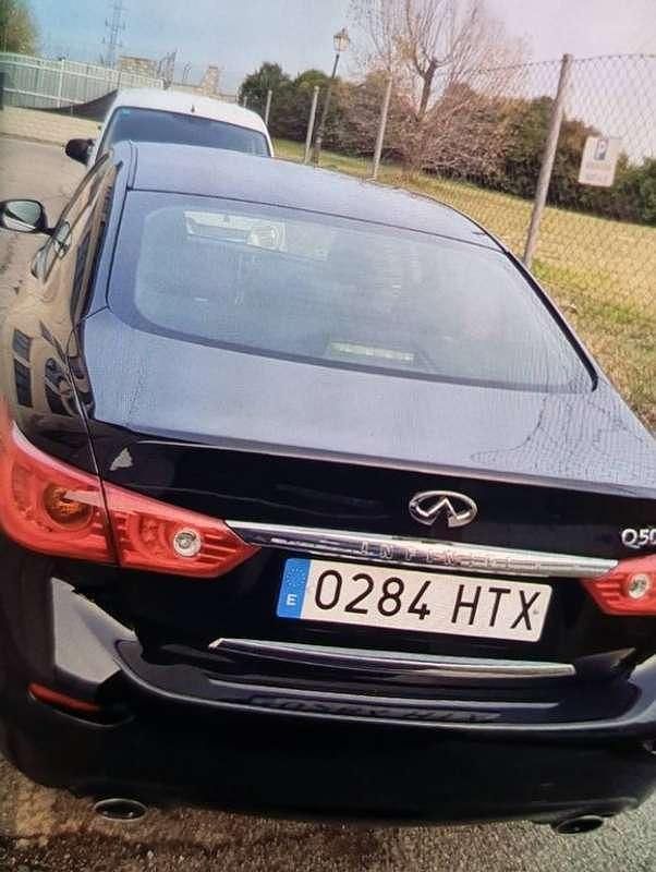 Usado Infiniti Q50 170 CV (125 kW) 2013 Negro Berlina