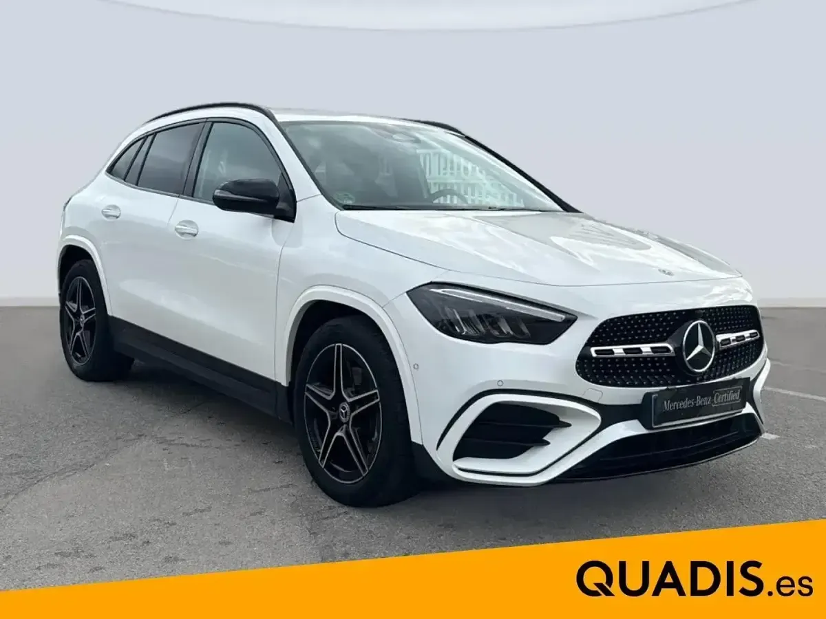 Usado Mercedes GLA200 AMG line 150 CV (110 kW) 2024 Blanco polar SUV