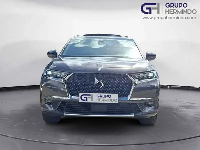 Usado DS Automobiles DS7 Crossback So Chic 300 CV (220 kW) 2021 Gris / plata SUV