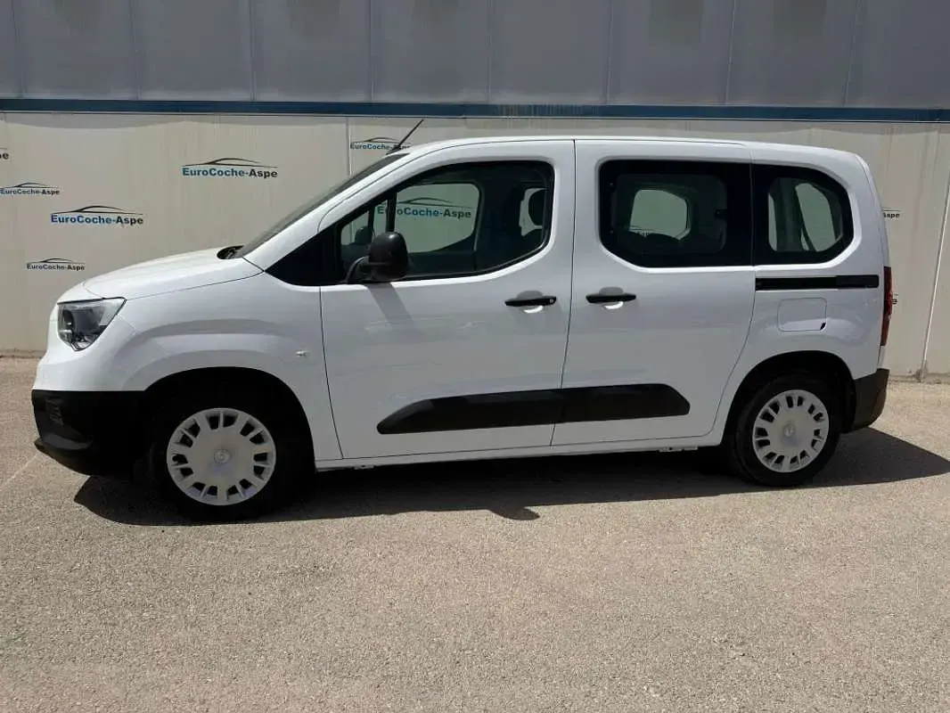 Usado Opel Combo Life Edition 102 CV (75 kW) 2021 Blanco Monovolumen