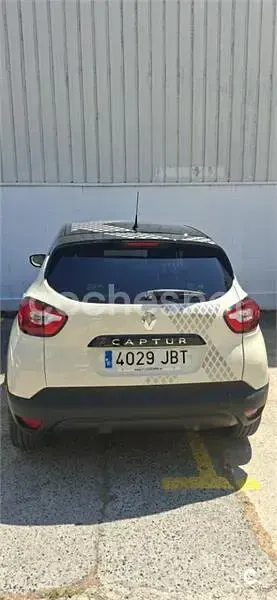 Usado Renault Captur Intens 90 CV (66 kW) 2014 Beige SUV