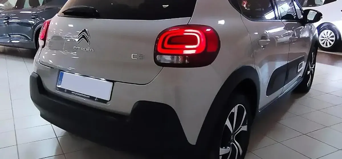 Usado Citroën C3 Shine 102 CV (75 kW) 2022 Eeu  pintura arena Utilitario