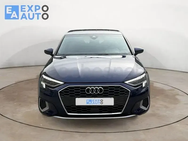 Usado Audi A3 Premium 116 CV (85 kW) 2021 Azul Berlina