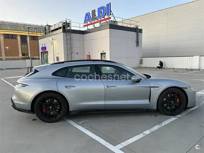 Usado Porsche Taycan GTS Sport Turismo Sport Turismo 319 kW (435 CV) 2022 Eléctrico Familiar