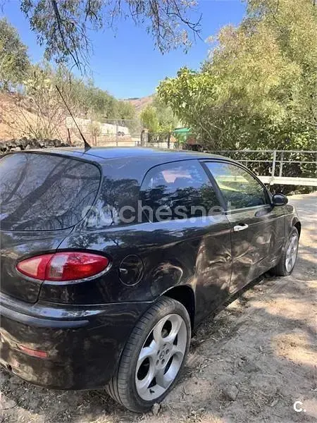 Usado Alfa Romeo 147 Distinctive 120 CV (88 kW) 2004 Negro Utilitario
