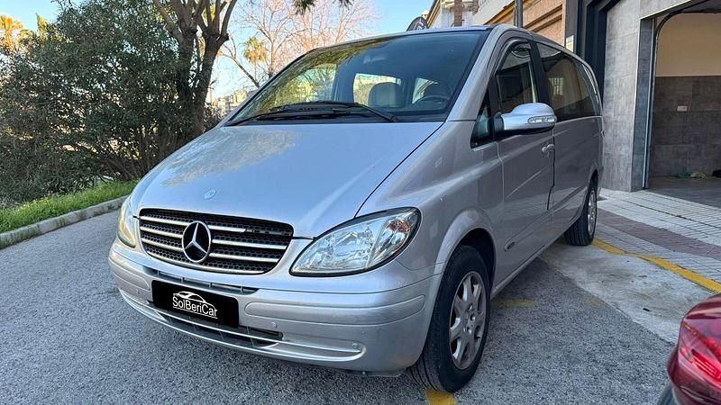 Usado Mercedes Viano 150 CV (110 kW) 2005 Gris Monovolumen