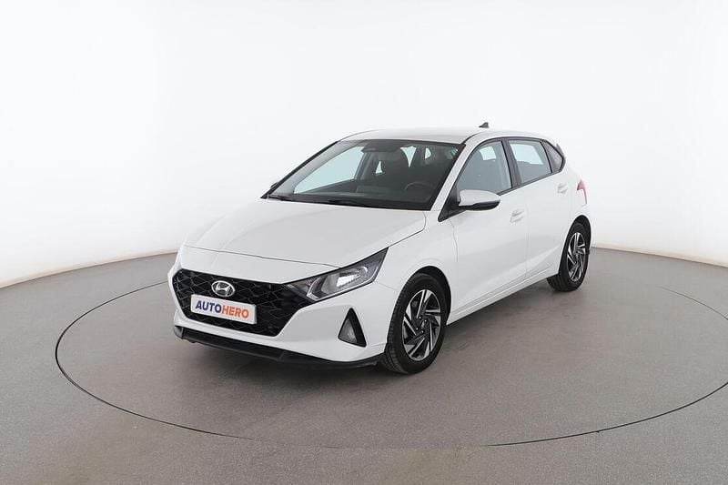 Blanco Usado 2023 Hyundai i20 Utilitario | 17.499 € (Precio justo) - Imagen 1/3