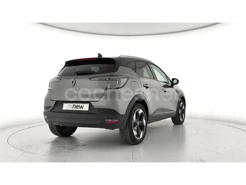 Usado Renault Captur Techno 100 CV (73 kW) 2025 Gris / plata SUV