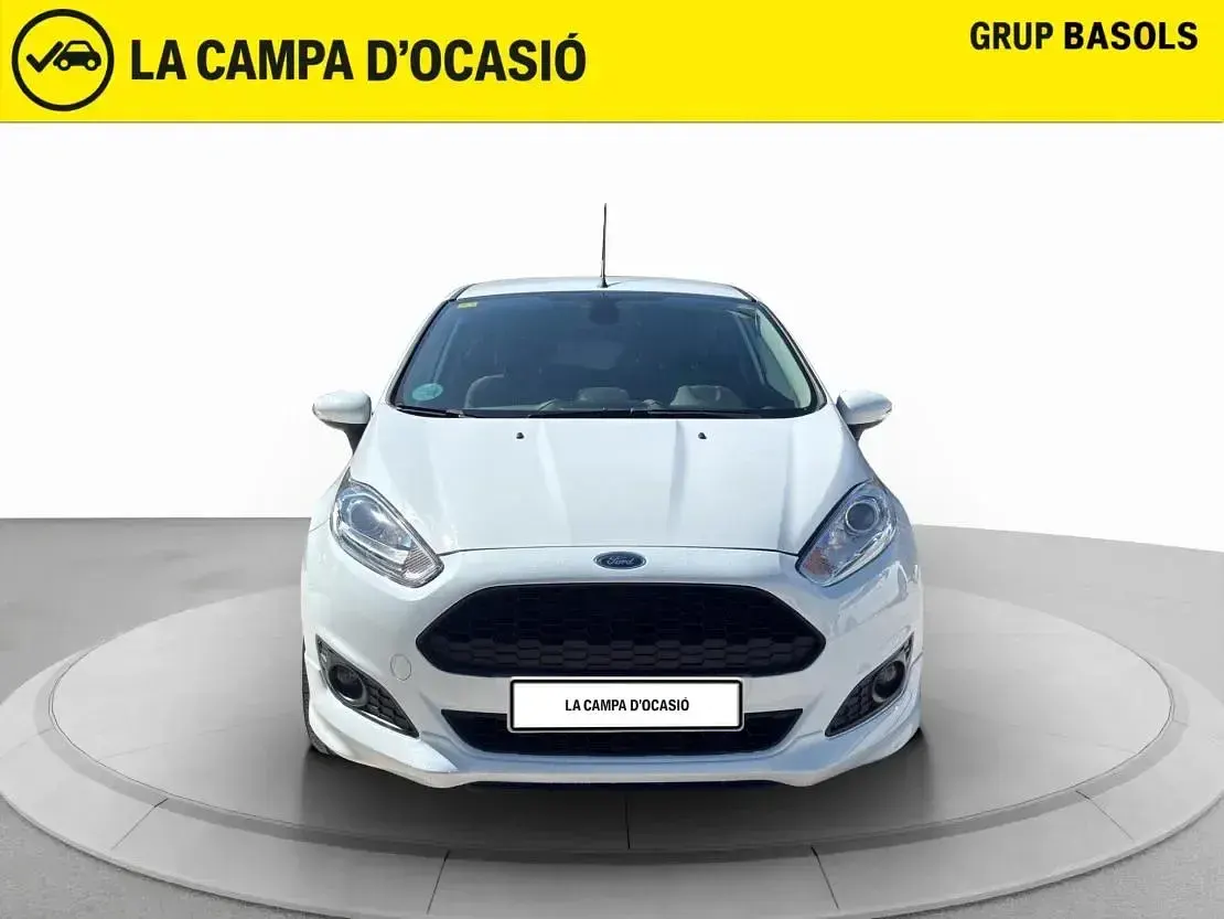 Usado Ford Fiesta Sport 125 CV (91 kW) 2015 Blanco Utilitario