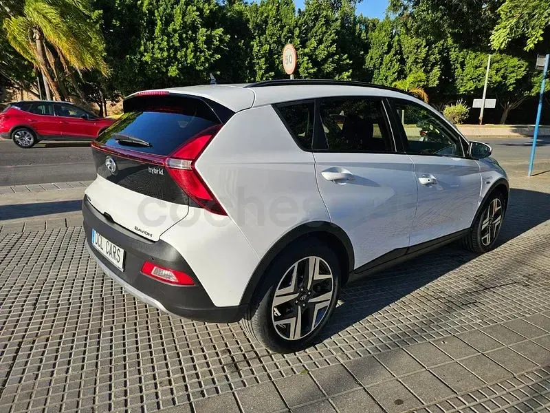 Usado Hyundai Bayon 100 CV (73 kW) 2021 Gris / plata SUV